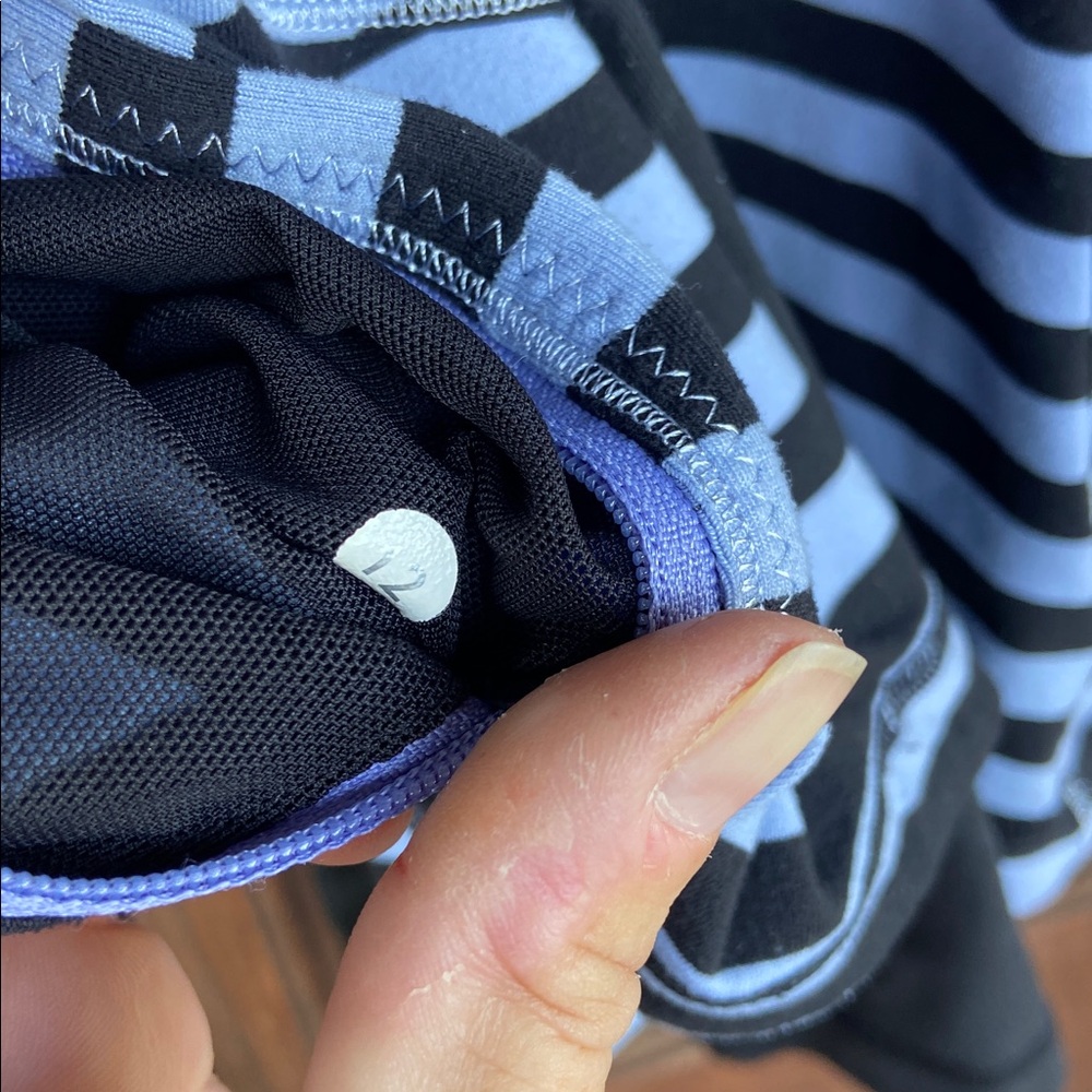 Lululemon Forme Jacket. Size 12‎ - Picture 6 of 6